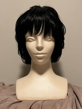 Short layered wig black W307